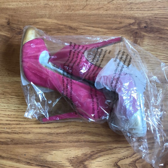 BCBGeneration Pink Pumps - Picture 5 of 5